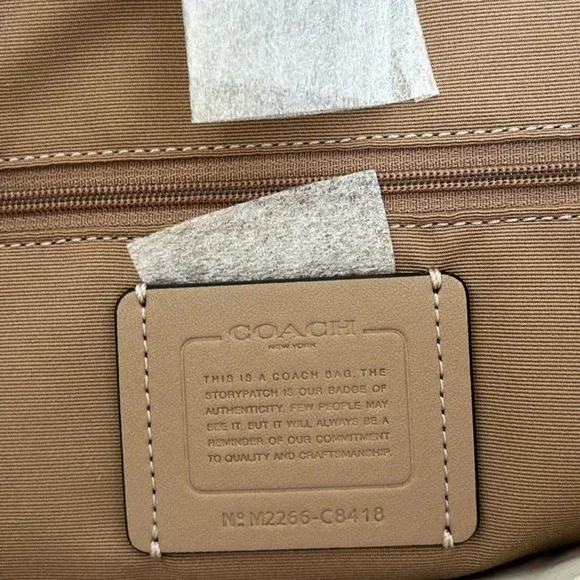 NWT💃Coach Dempsey Tote 40 In Signature Jacquard With Stripe And Coach Patch - Picture 11 of 12